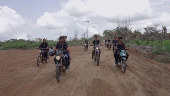 Os vigilantes do Alto do Rio Guamá. Fotograma do filme Somos Guardiões.