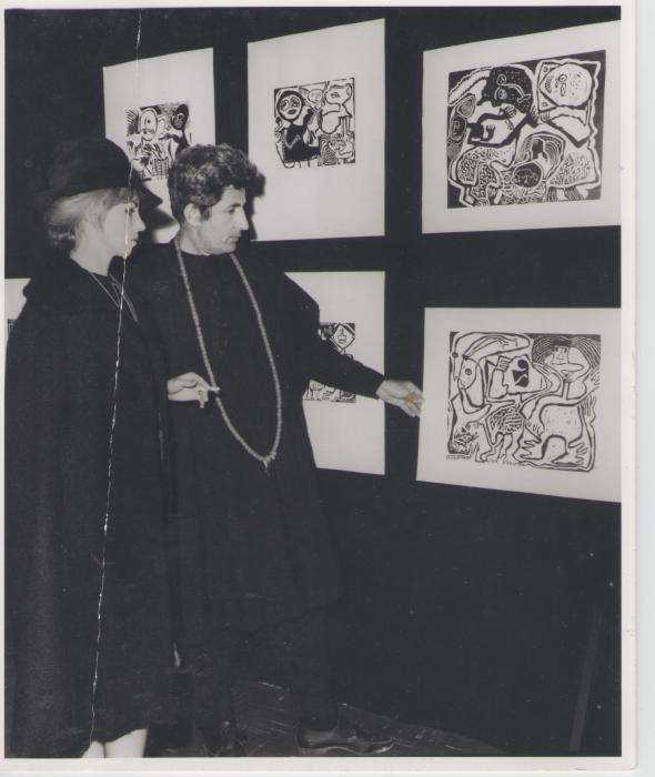 Georgina and Ulli Beier at the Berlin Theatre Festival in 1964.© Centre for Black Culture and International Understanding (CBCIU), Osogbo, Nigeria &amp; Iwalewahaus, University of Bayreuth.